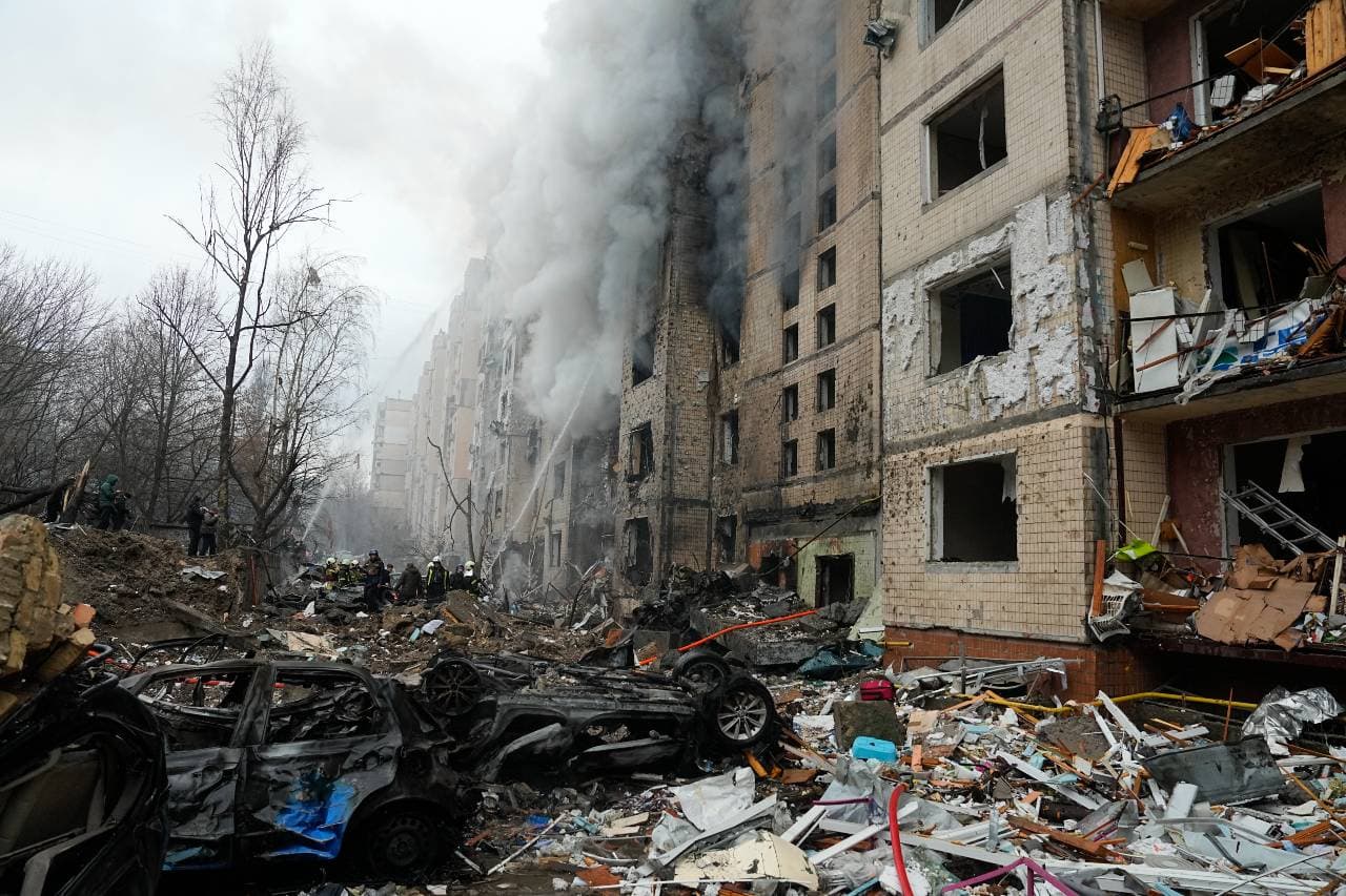 Ötvennégyen sérültek meg és ketten haltak a Kijev elleni keddi légicsapásban