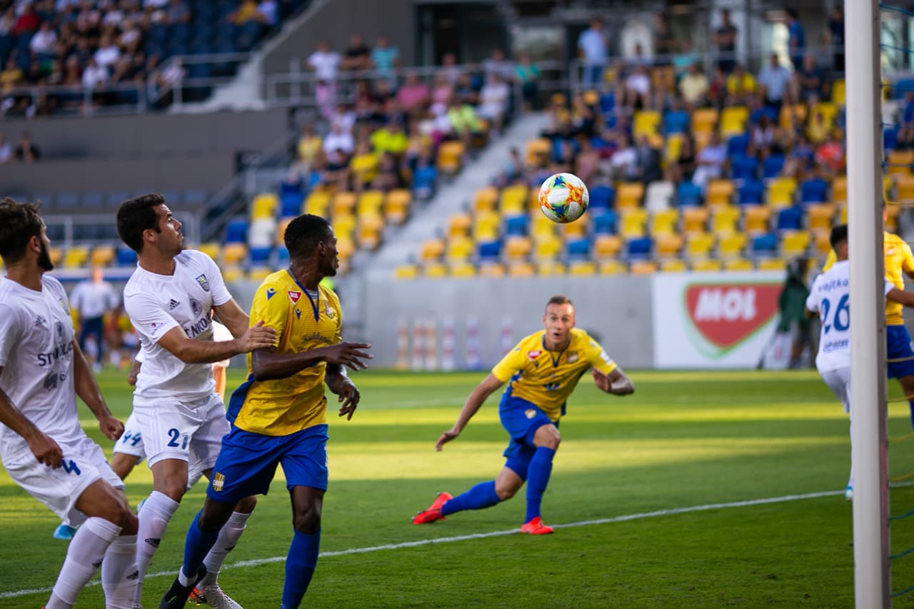 Fortuna Liga, 21. forduló: Sárga-kék futballcsata a MOL Arénában