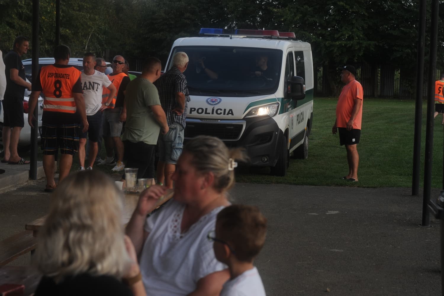 Botrányba fulladt a szlovák kupamérkőzés – rendőrt kellett hívni, a játékvezető elmenekült a stadionból