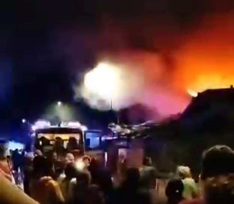 Hatalmas tűz pusztított az éjszaka – 46 ember maradt fedél nélkül