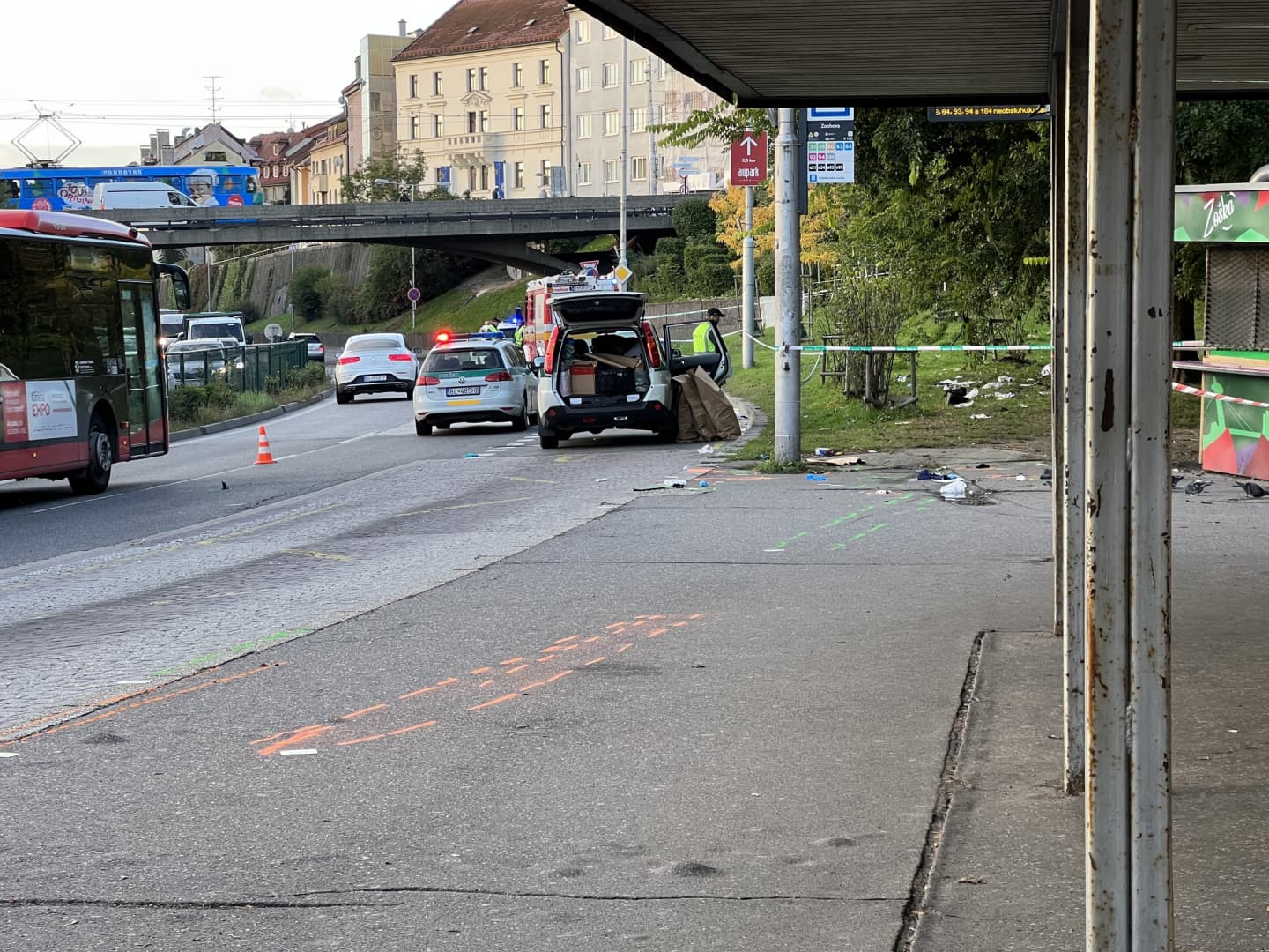 Újabb felvételeket osztott meg a rendőrség a vérfagyasztó pozsonyi baleset helyszínéről