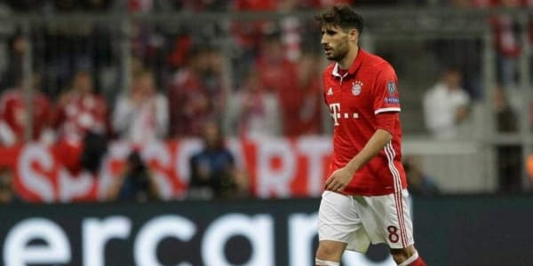 Bundesliga - Martíneznek hat hetet kell kihagynia, Lewandowskit megműtötték