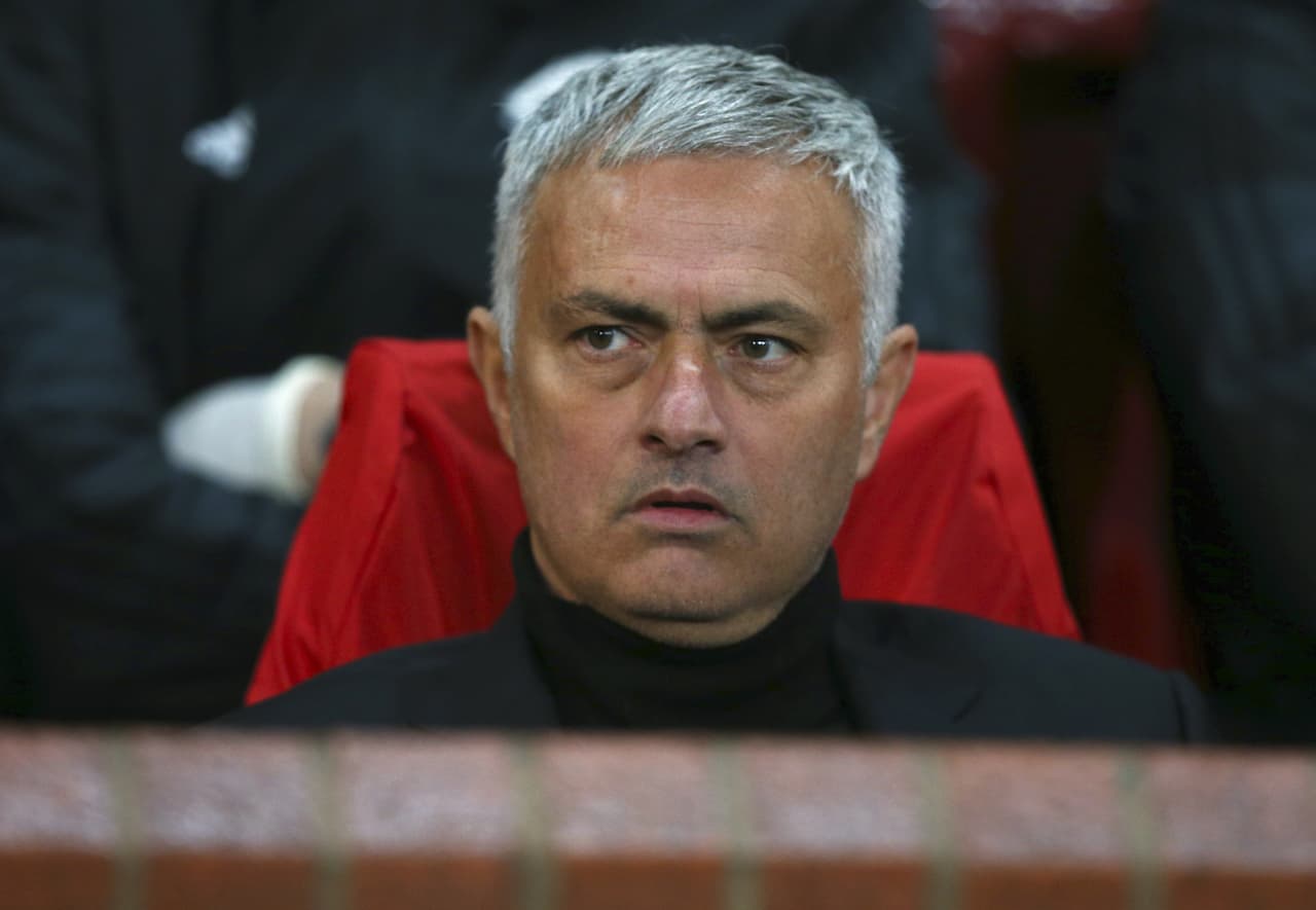 José Mourinhót kirúgta a Manchester United