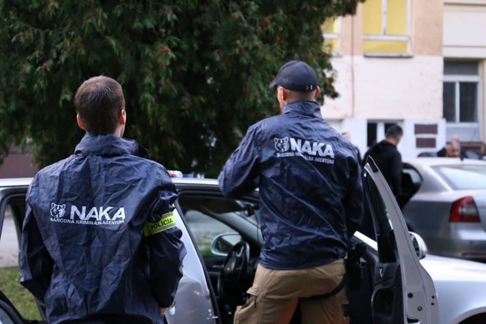 Több mint tíz cégnél razziázik a NAKA Pozsonyban, köztük a Fun Rádiónál is!