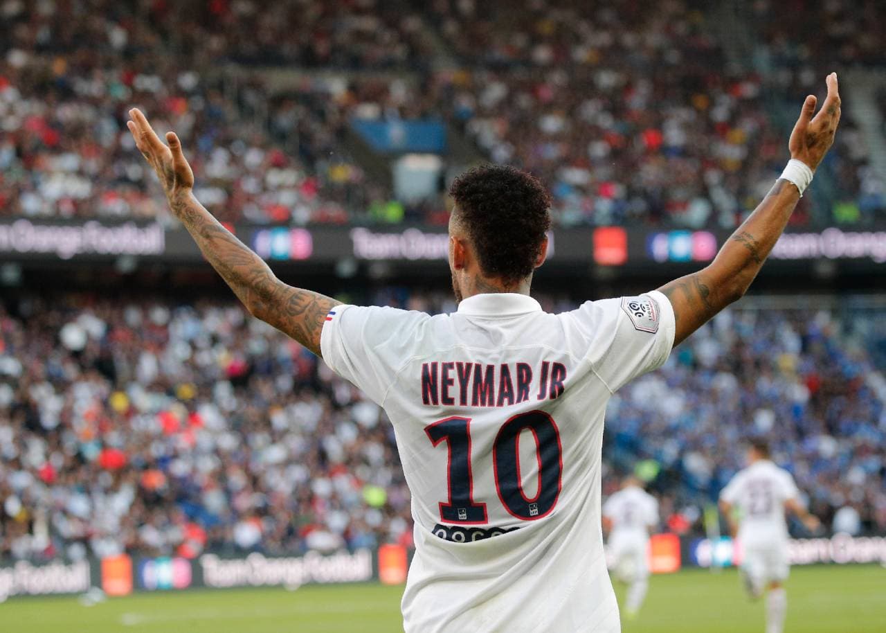 Kifütyülték a meccs alatt, brutális, ollózós választ adott a végén Neymar! (Videó)