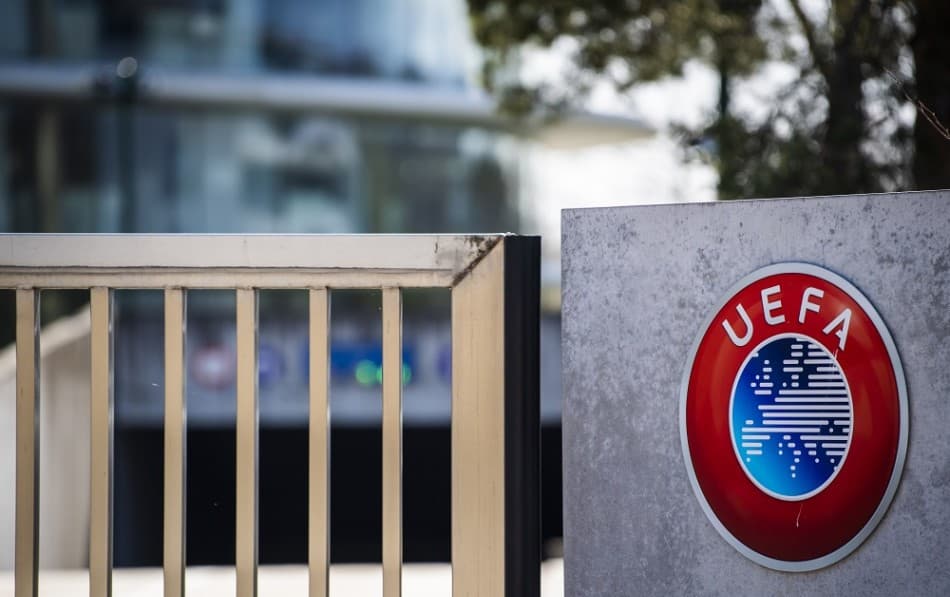 Az UEFA nem követi az "abszurd" hosszabbításos szabályt